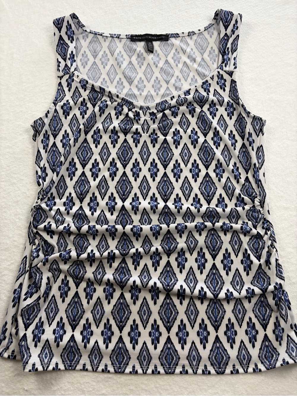 White House Black Market White and Navy Diamond-Print Tank